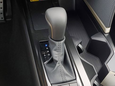 Used 2026 Toyota Camry SE image 28