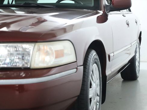 Used 2007 Mercury Grand Marquis GS image 3