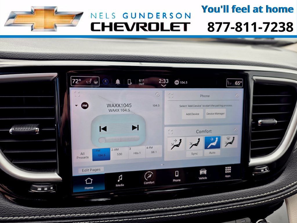 Used 2024 Chrysler Pacifica Touring-L FWD image 27