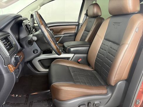 Used 2017 Nissan Titan Platinum Reserve AWD/4WD image 11