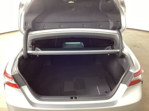 Used 2022 Toyota Camry XSE FWD image 26