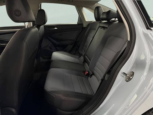 Certified 2025 Volkswagen Jetta SE image 17