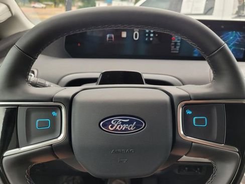 Used 2025 Ford Expedition Max Platinum AWD/4WD image 30