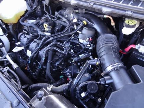 Used 2020 Ford Edge Titanium image 39