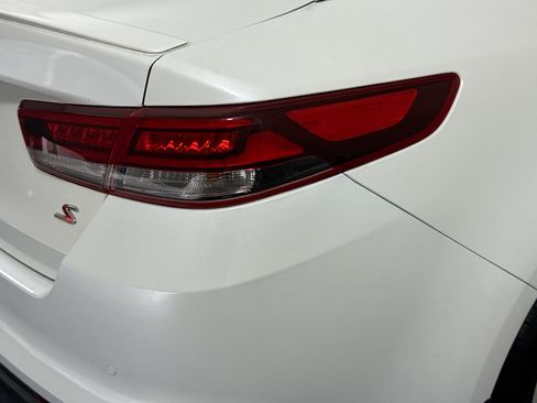 Used 2018 Kia Optima S image 31