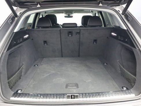 Used 2021 Audi e-tron Premium w/ Convenience Plus Package image 26