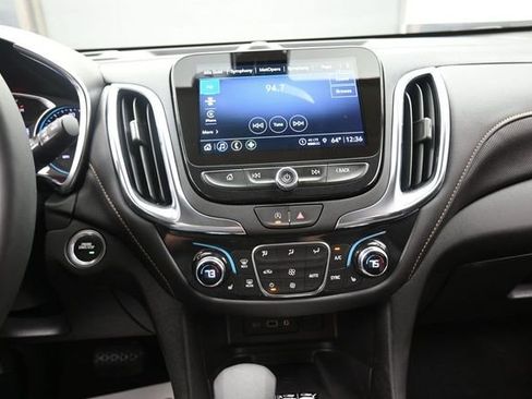 Used 2024 Chevrolet Equinox Premier FWD image 10