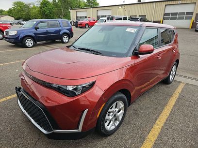 Used 2025 Kia Soul LX w/ LX Technology Package