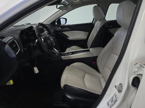 Used 2018 MAZDA MAZDA3 Grand Touring image 4