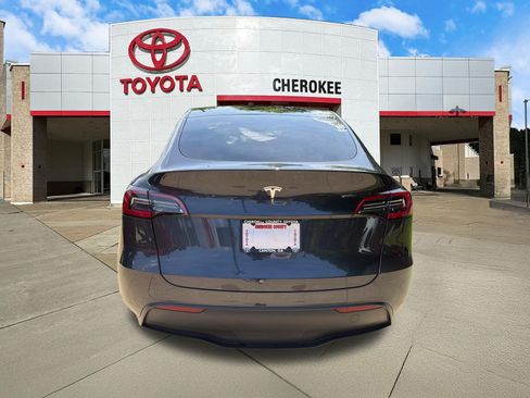 Used 2025 Tesla Model Y Long Range RWD image 6