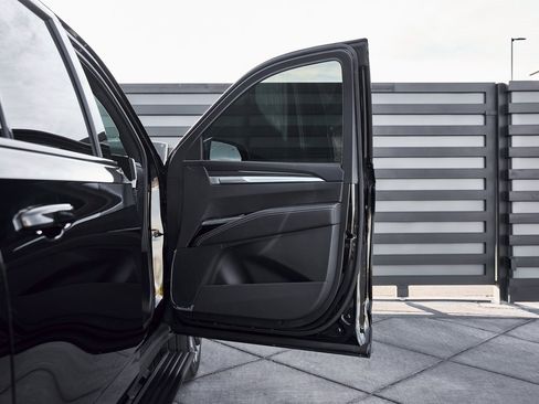 Used 2026 Cadillac Escalade ESV V image 26