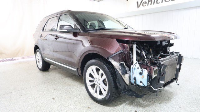 Used 2018 Ford Explorer XLT w/ Equipment Group 202A AWD/4WD image 5