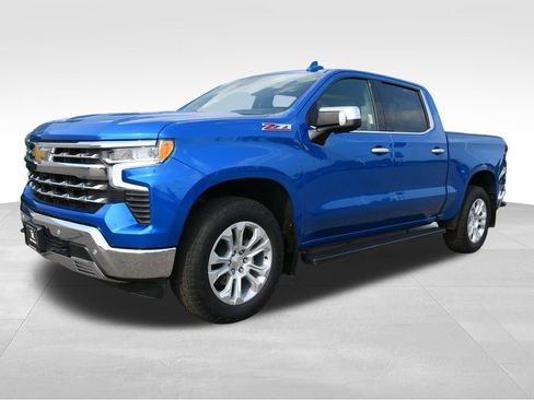 Used 2022 Chevrolet Silverado 1500 LTZ w/ LTZ Premium Package AWD/4WD image 2