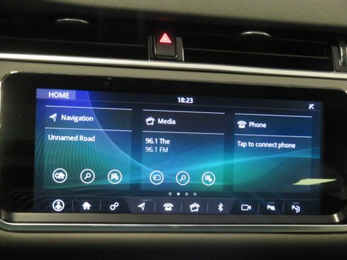 Used 2020 Land Rover Range Rover Evoque SE image 36