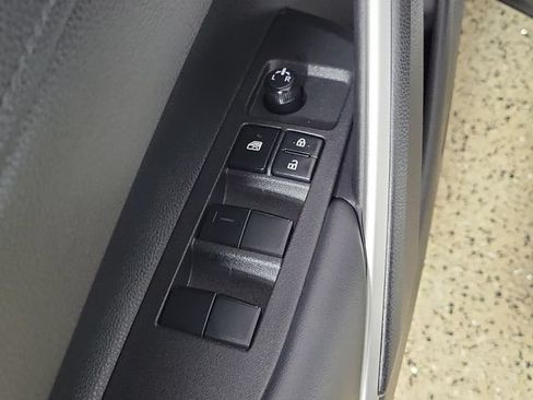 Used 2026 Toyota Corolla Cross LE w/ Moonroof Package FWD image 22