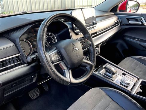 Used 2024 Mitsubishi Outlander SE FWD image 36