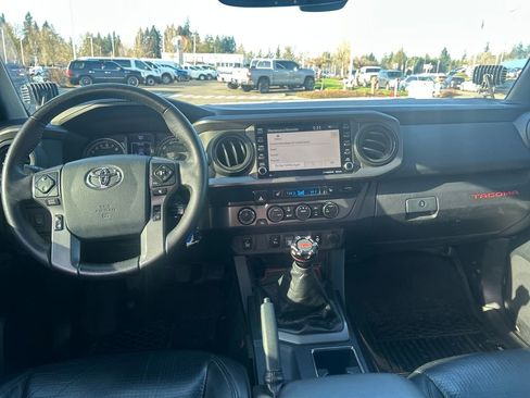 Used 2020 Toyota Tacoma TRD Off-Road image 6