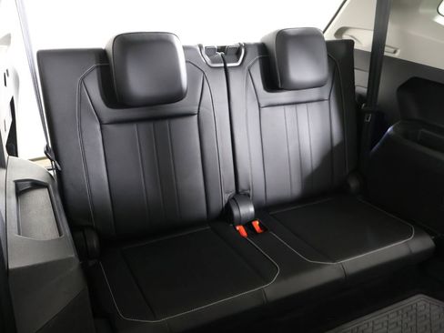 Certified 2023 Volkswagen Tiguan SE image 37