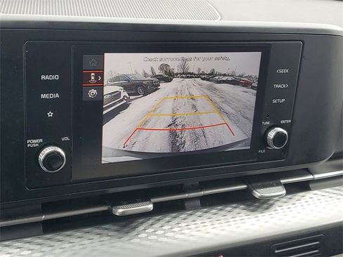 Used 2024 Kia Carnival LX image 25