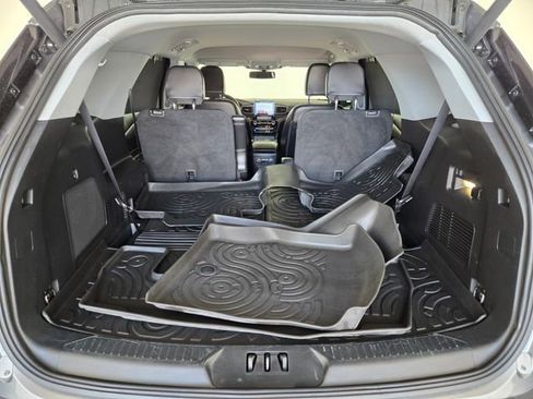 Used 2024 Ford Explorer Limited image 13