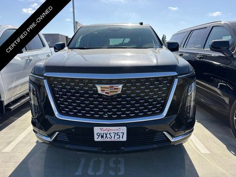 Certified 2026 Cadillac Escalade Luxury RWD image 1