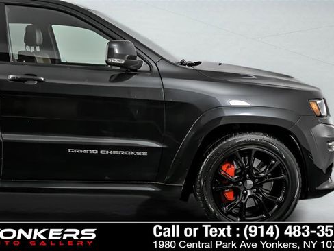 Used 2016 Jeep Grand Cherokee SRT image 8