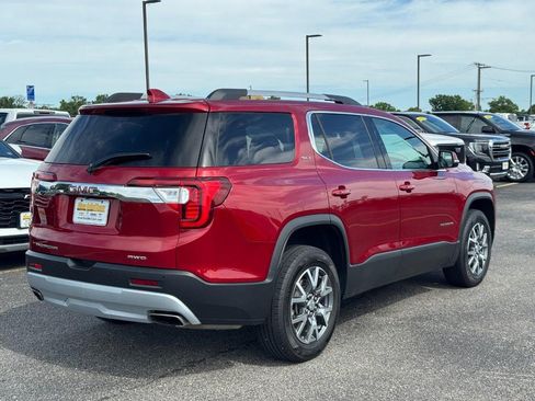 Used 2023 GMC Acadia SLT AWD/4WD image 3