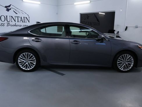 Used 2016 Lexus ES 350 w/ Navigation System Package FWD image 8