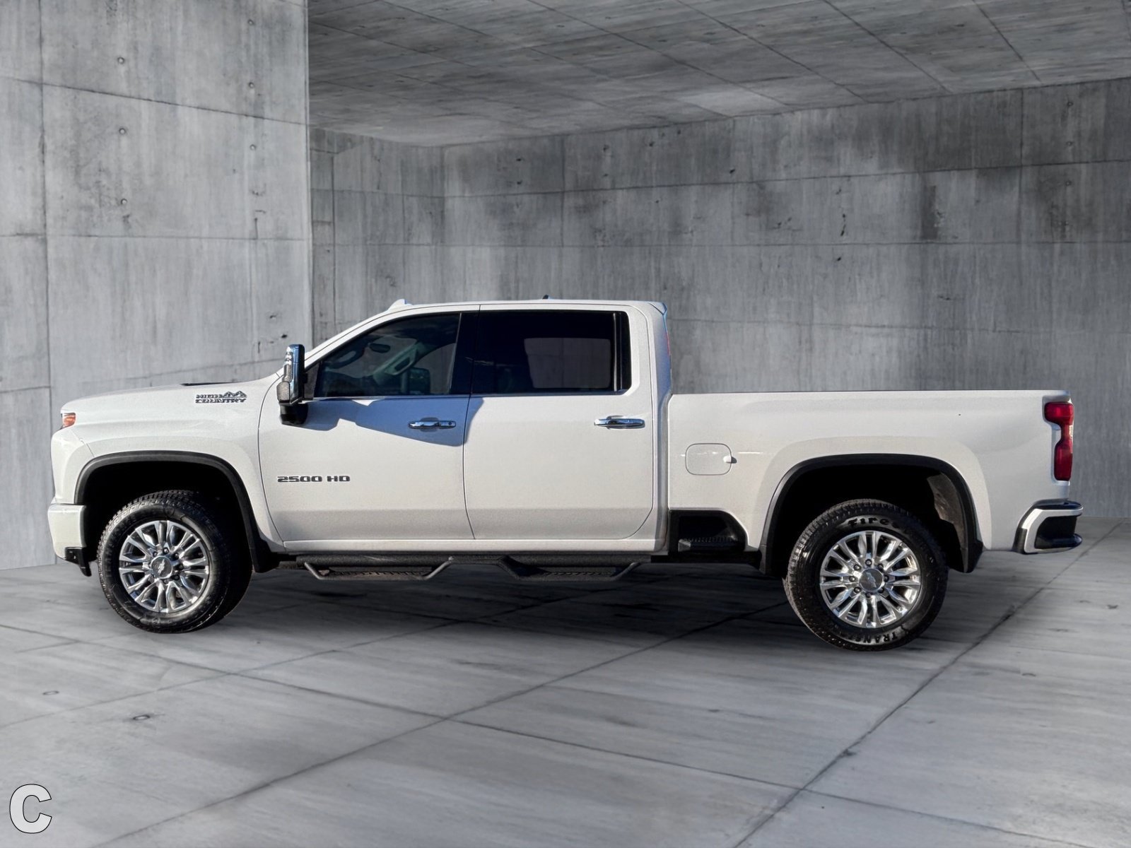 Certified 2020 Chevrolet Silverado 2500 High Country w/ Z71 Off-Road Package AWD/4WD image 3