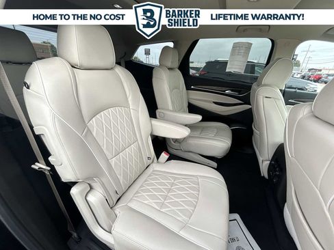 Used 2022 Buick Enclave Avenir w/ Avenir Technology Package AWD/4WD image 27