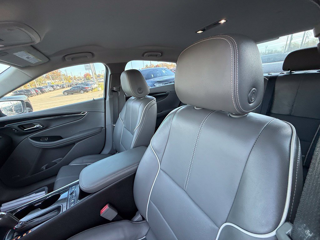 Used 2019 Chevrolet Impala Premier FWD image 12