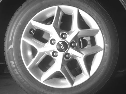 Used 2025 Kia Soul LX w/ LX Technology Package FWD image 18