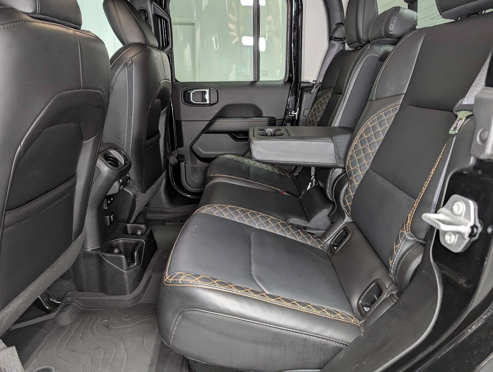 Used 2023 Jeep Gladiator Overland AWD/4WD image 22