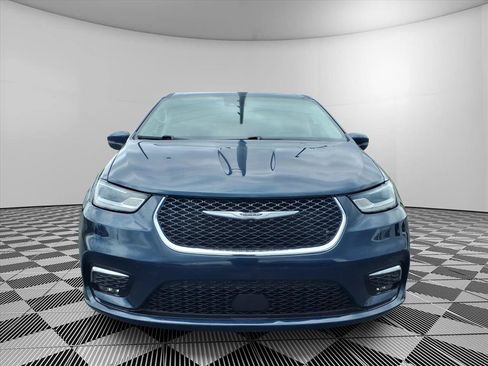 Used 2023 Chrysler Pacifica Touring-L FWD image 22