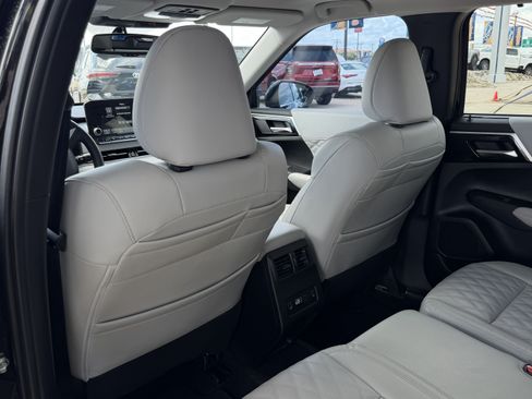Used 2024 Mitsubishi Outlander SEL Black Edition AWD/4WD image 14