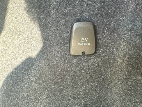 Used 2026 Volvo XC40 B5 Plus AWD/4WD image 29