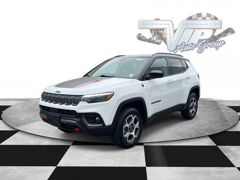 Used 2022 Jeep Compass Trailhawk w/ Trailhawk Elite Group image 2