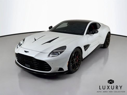 Used 2025 Aston Martin Vanquish RWD image 4