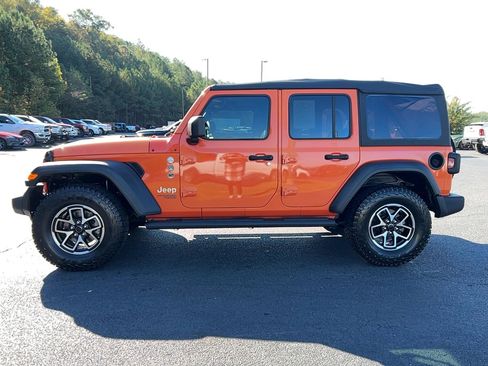 Used 2018 Jeep Wrangler Unlimited Sport image 8