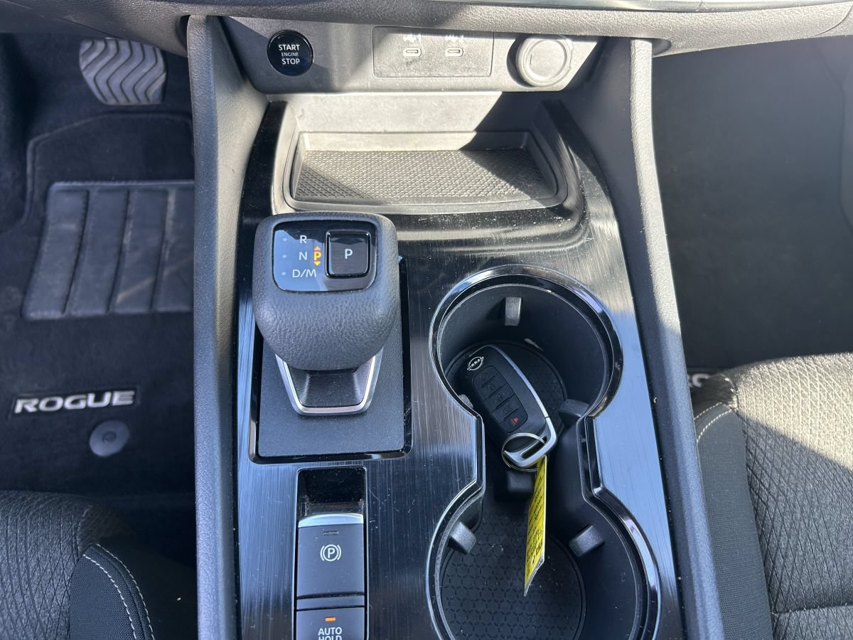 Used 2024 Nissan Rogue SV FWD image 10