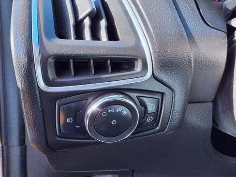 Used 2012 Ford Focus Titanium image 24