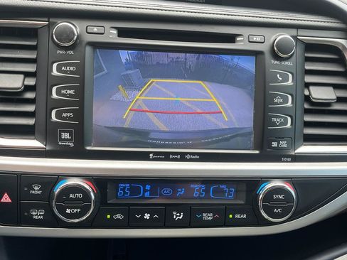 Used 2016 Toyota Highlander Limited Platinum AWD/4WD image 32