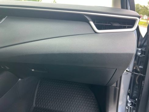 Used 2025 Toyota Corolla LE FWD image 11