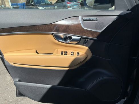 Used 2017 Volvo XC90 T6 Momentum w/ Vision Package image 16