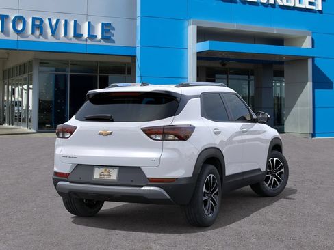 New 2026 Chevrolet TrailBlazer LT w/ LT Cold Weather Package FWD image 4