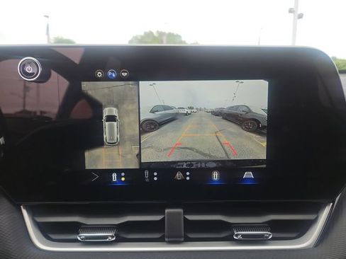 Used 2026 Chevrolet Equinox LT w/ Convenience Package II FWD image 21