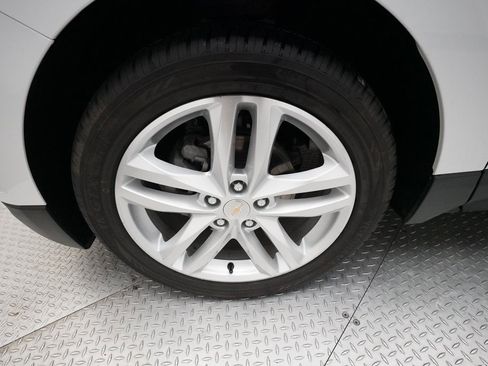 Used 2020 Chevrolet Equinox Premier image 27