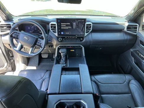 Used 2024 Toyota Sequoia Platinum AWD/4WD image 21