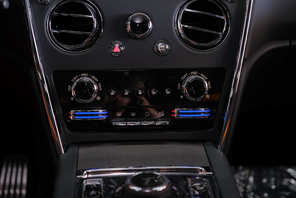 Used 2027 Rolls-Royce Cullinan AWD/4WD image 33