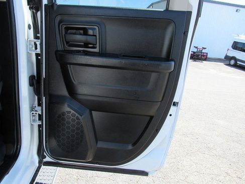 Used 2020 RAM 1500 Tradesman w/ Chrome Appearance Group AWD/4WD image 16